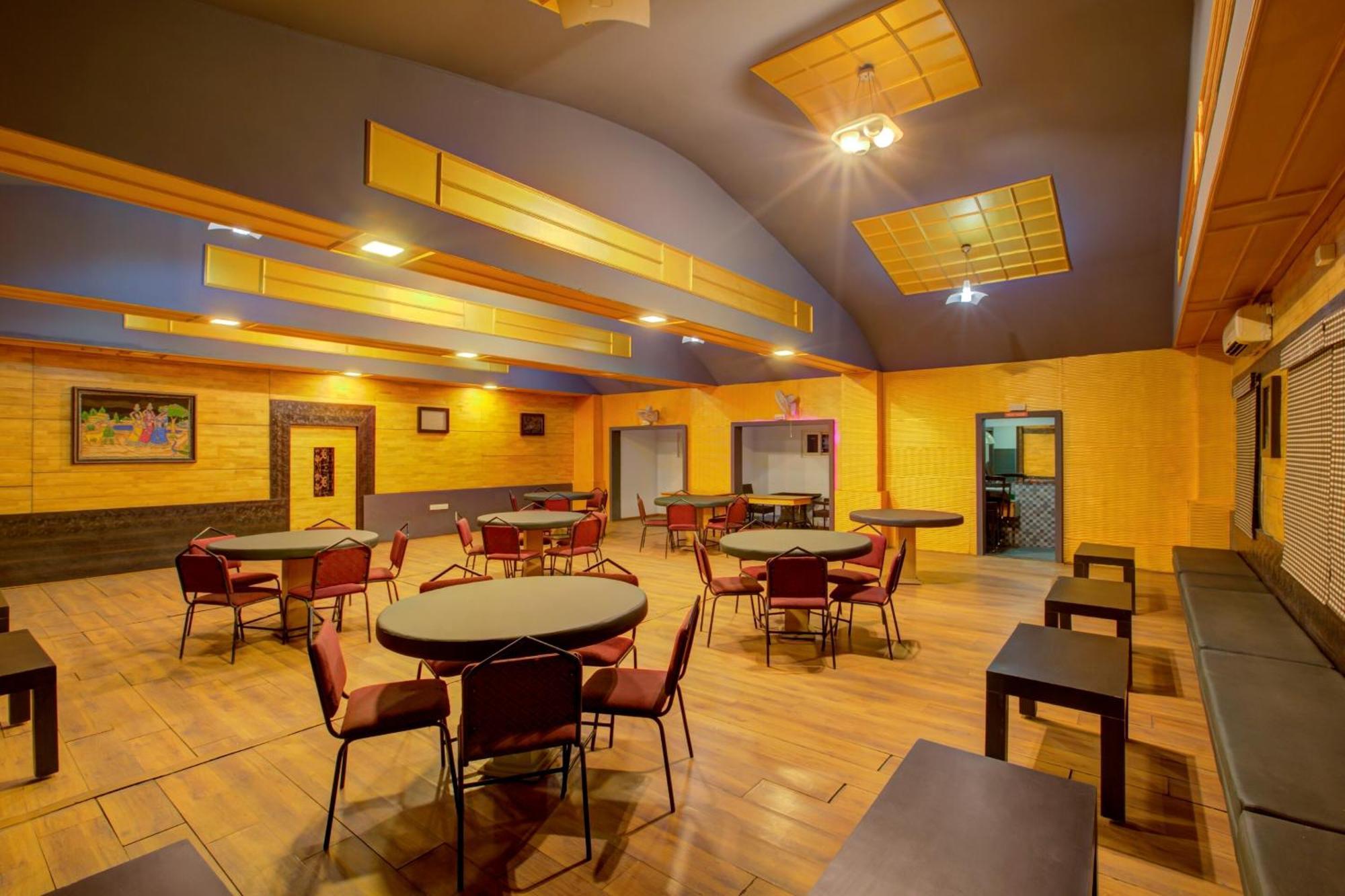 Super Townhouse Oak Jvh Hotel بنغالور المظهر الخارجي الصورة