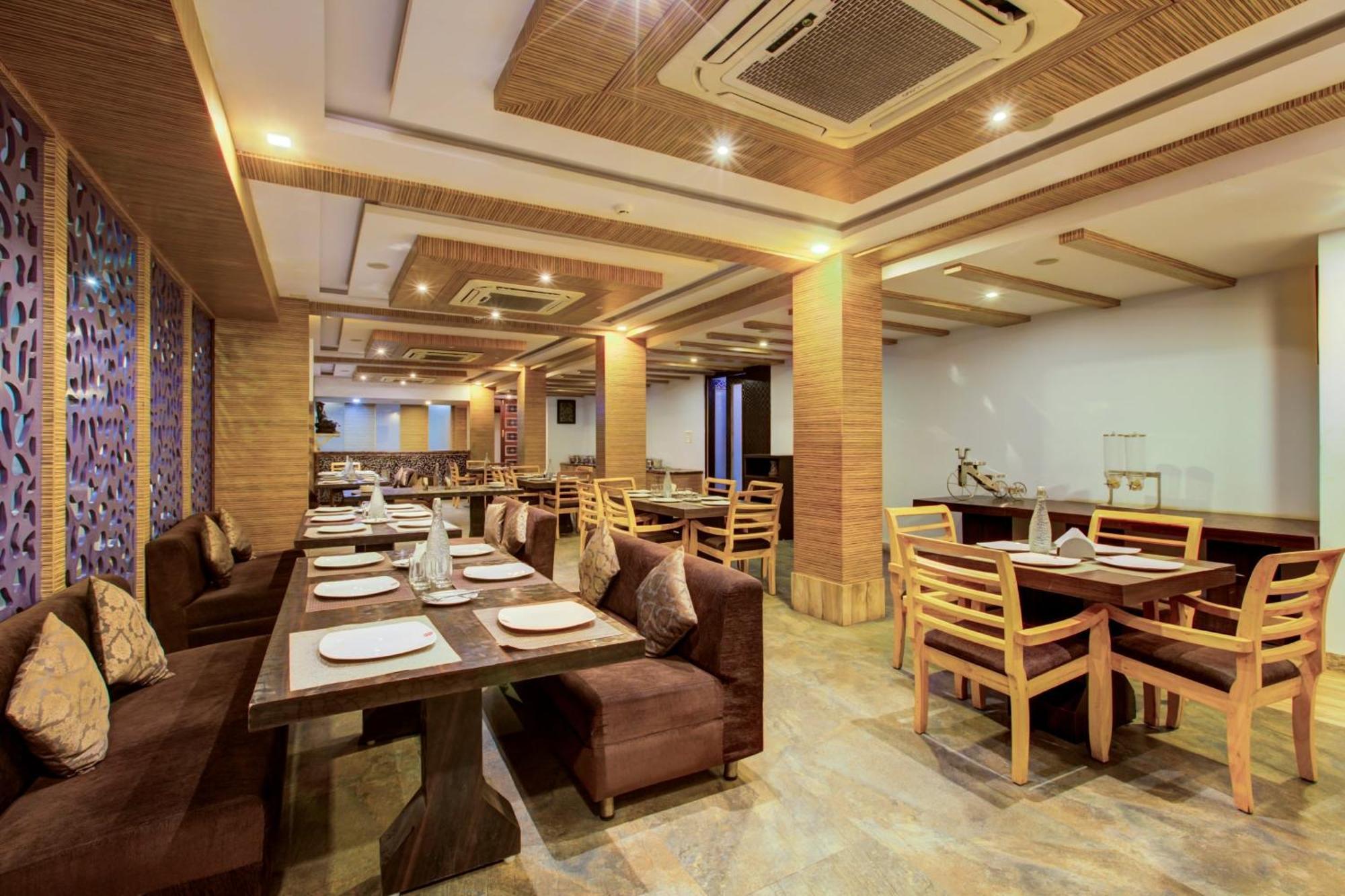 Super Townhouse Oak Jvh Hotel بنغالور المظهر الخارجي الصورة