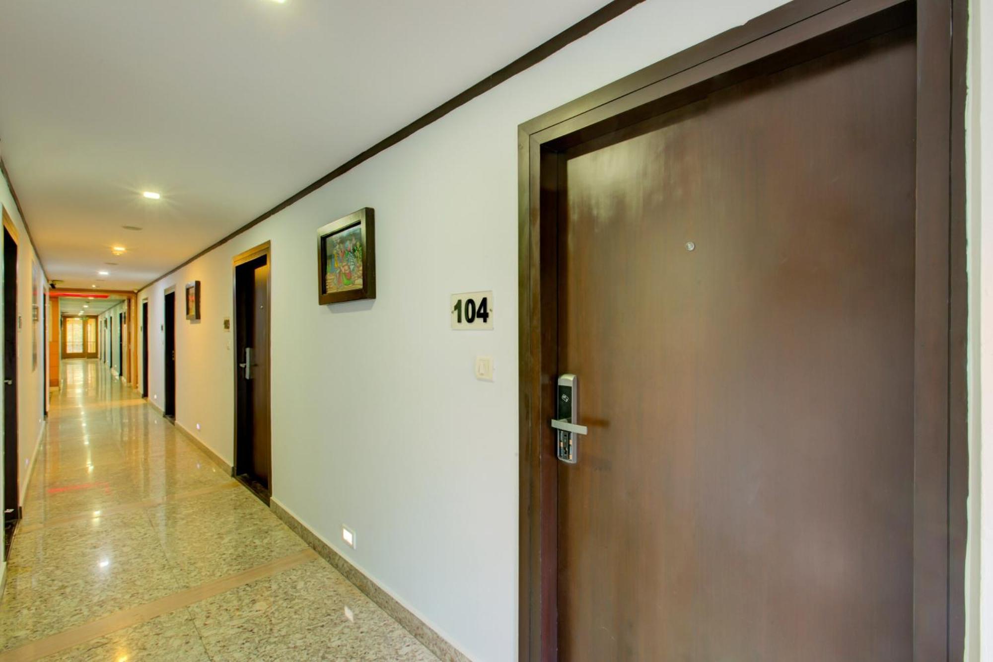 Super Townhouse Oak Jvh Hotel بنغالور المظهر الخارجي الصورة