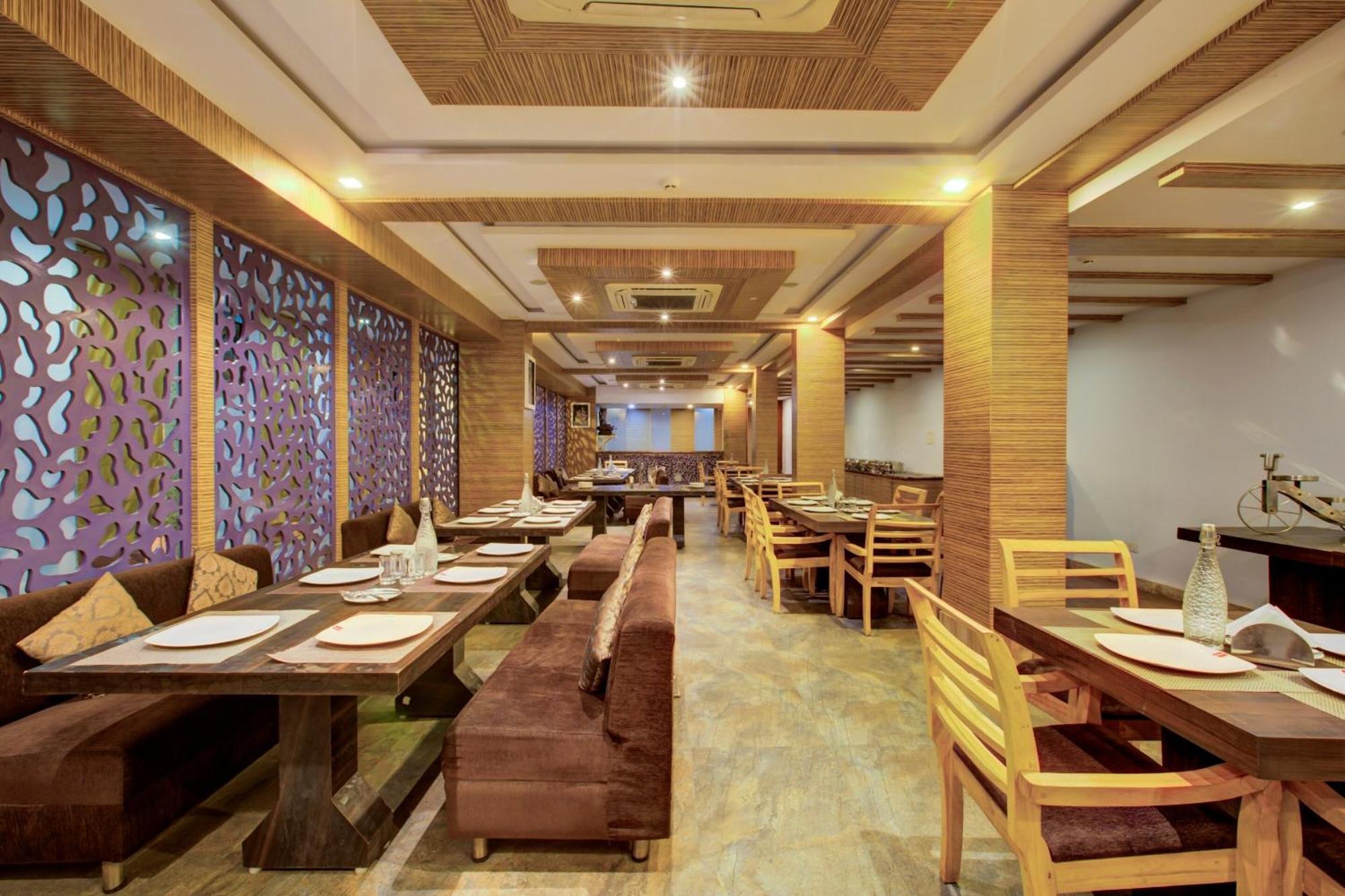 Super Townhouse Oak Jvh Hotel بنغالور المظهر الخارجي الصورة