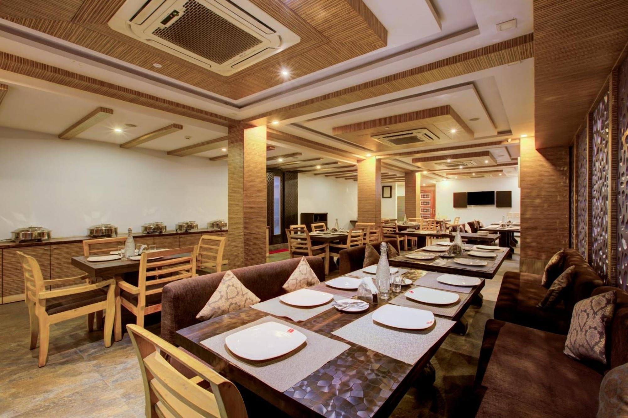 Super Townhouse Oak Jvh Hotel بنغالور المظهر الخارجي الصورة