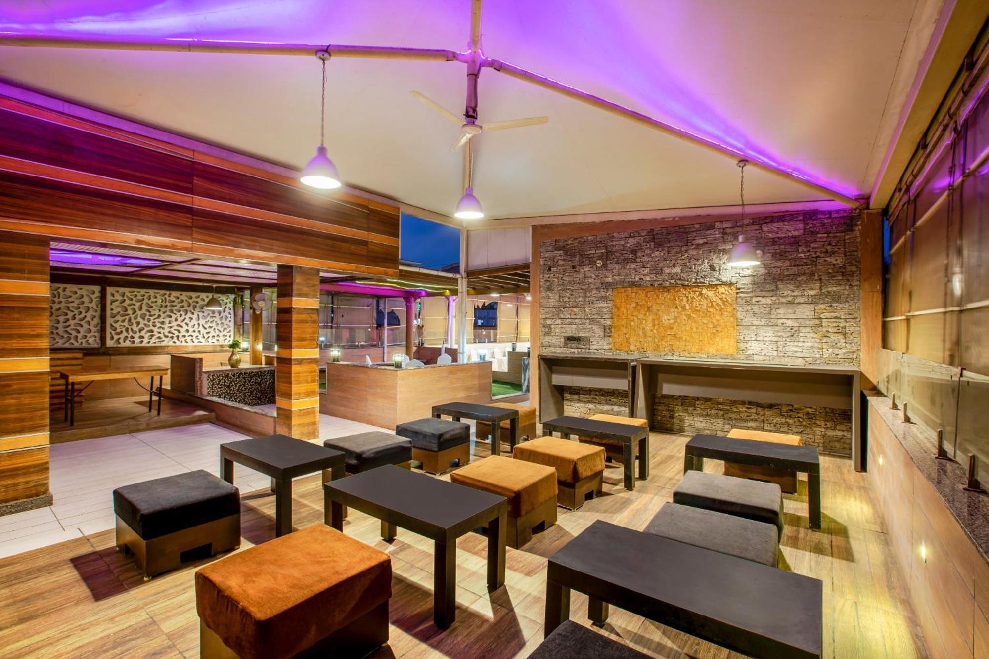 Super Townhouse Oak Jvh Hotel بنغالور المظهر الخارجي الصورة